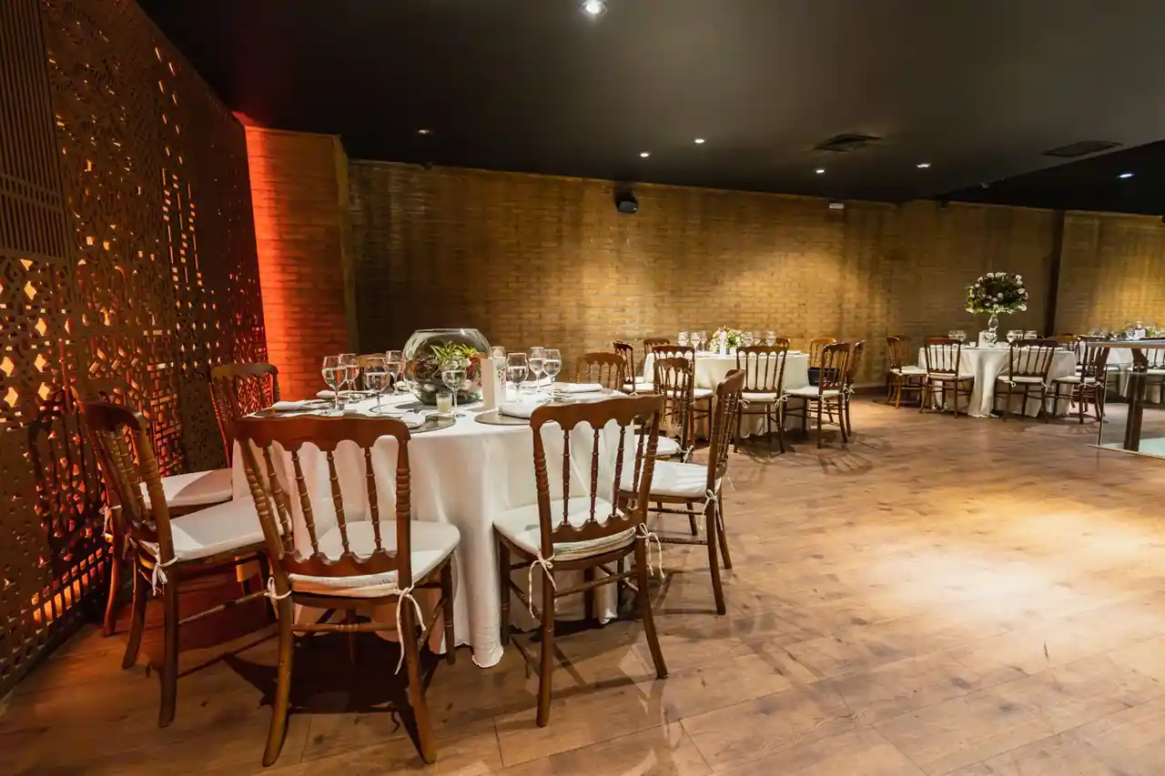 Eleganten prostor za dogodke v Snowcress Gallery
